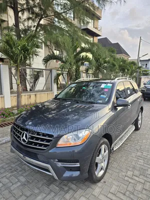 Mercedes-Benz M Class ML350 4MATIC 4dr SUV AWD (3.5L 6cyl 7A) 2015 Gray