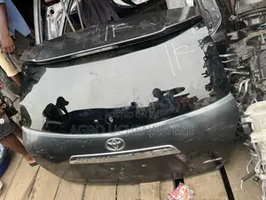 Toyota Boot Highlander 2012