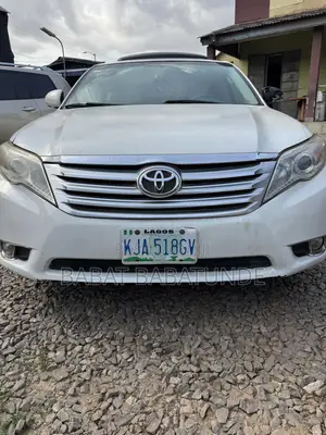 Toyota Avalon 2011 White
