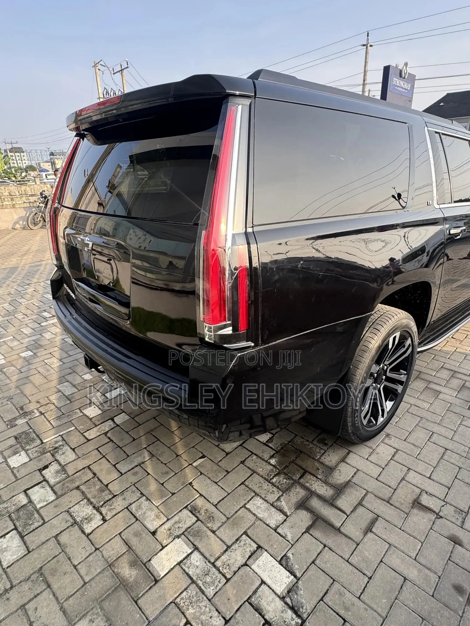 Chevrolet Suburban LTZ 4x4 2016 Black