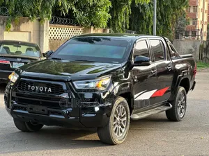 Toyota Hilux 2023 Black