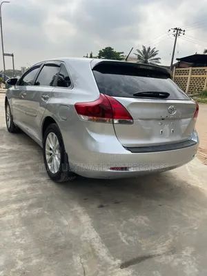 Toyota Venza XLE 4dr Wagon AWD (2.7L 4cyl 6A) 2015 Silver