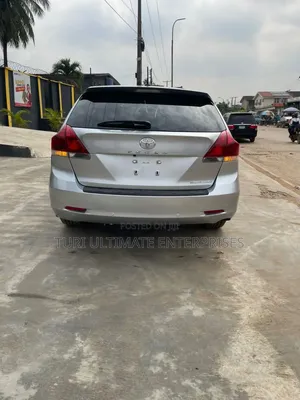 Toyota Venza XLE 4dr Wagon AWD (2.7L 4cyl 6A) 2015 Silver
