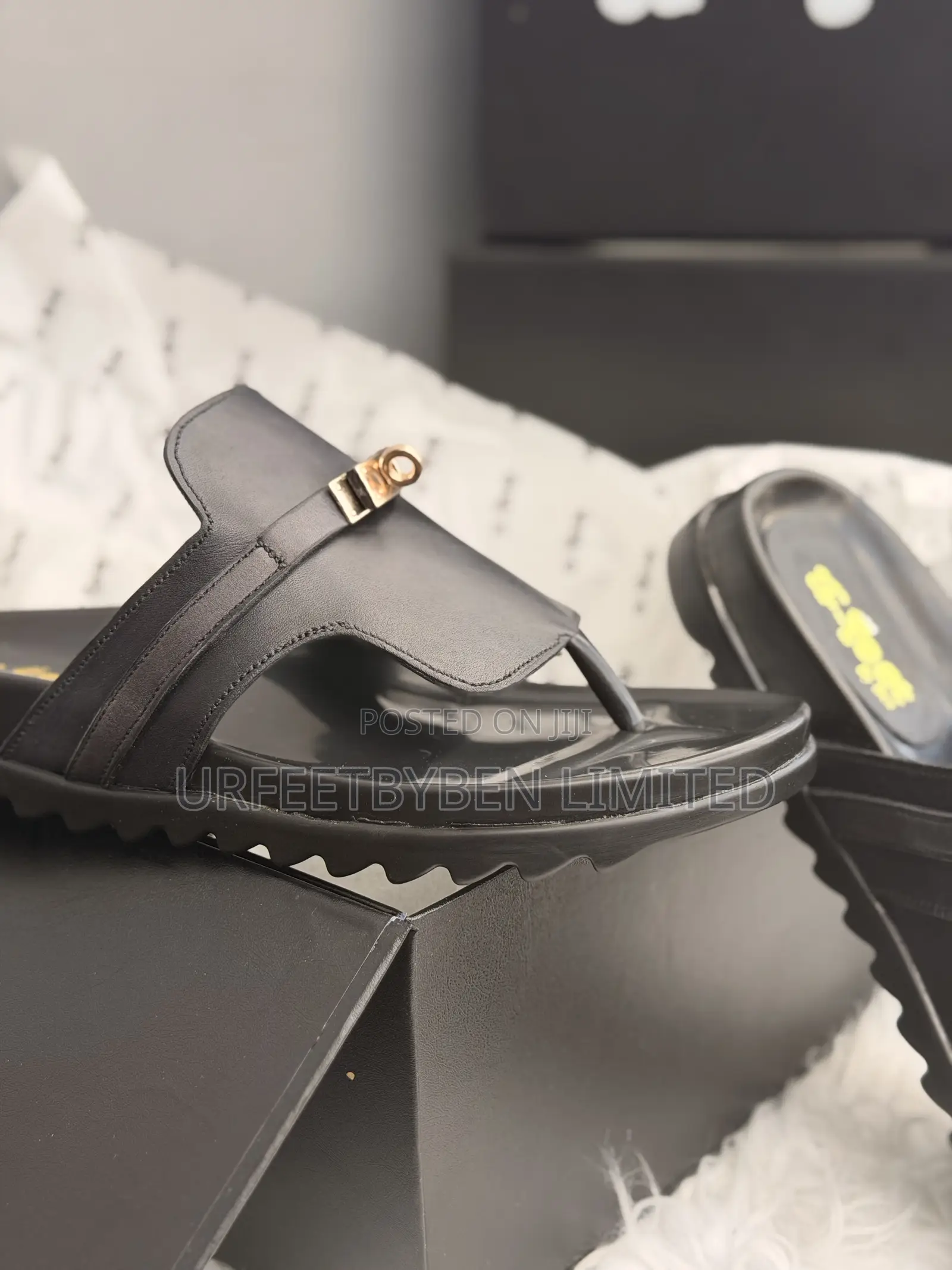 Classic Casual Black Leather Slippers