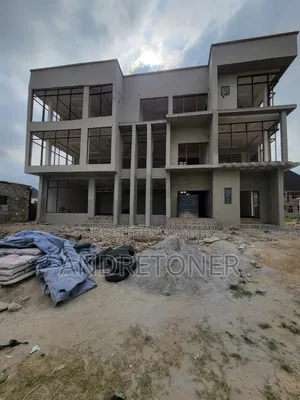 Prime Commercial Space for Rent