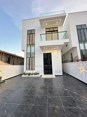 5bdrm Duplex in Ikota for sale
