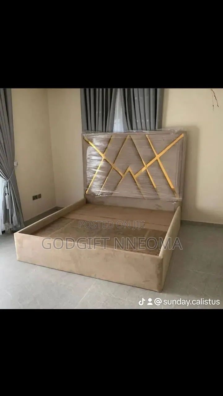 4.5ft × 6ft Padded Bedframe