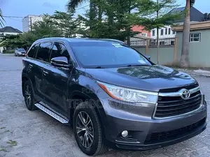 Toyota Highlander XLE V6 4x2 (3.5L 6cyl 6A) 2016 Gray