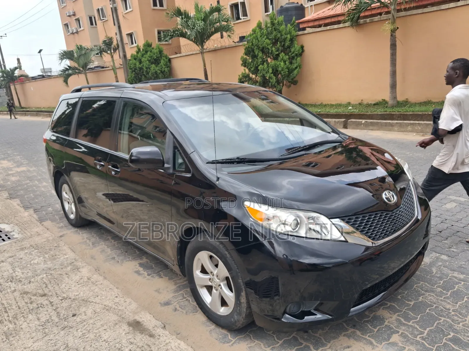 Toyota Sienna 2015 Black
