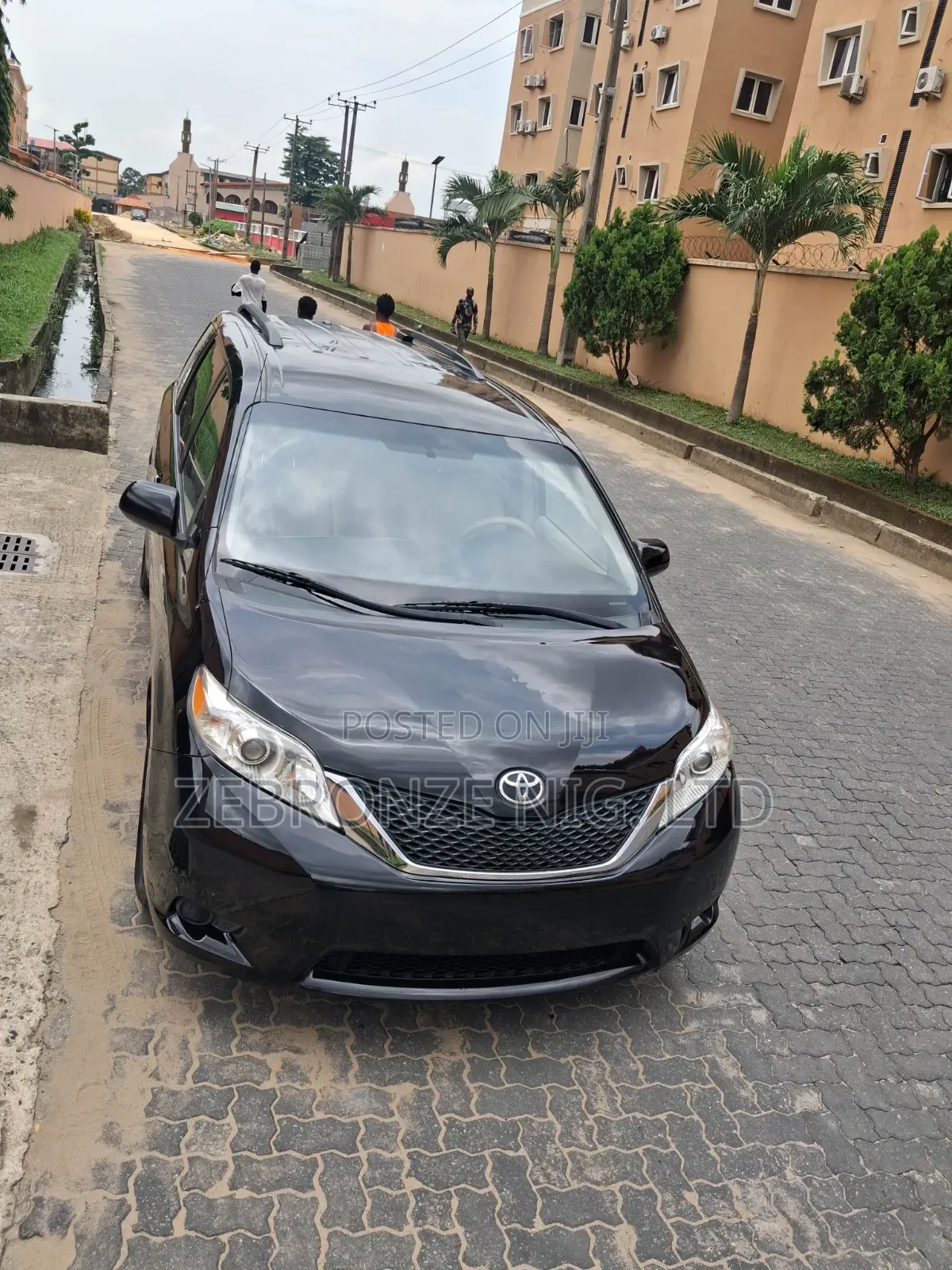 Toyota Sienna 2015 Black
