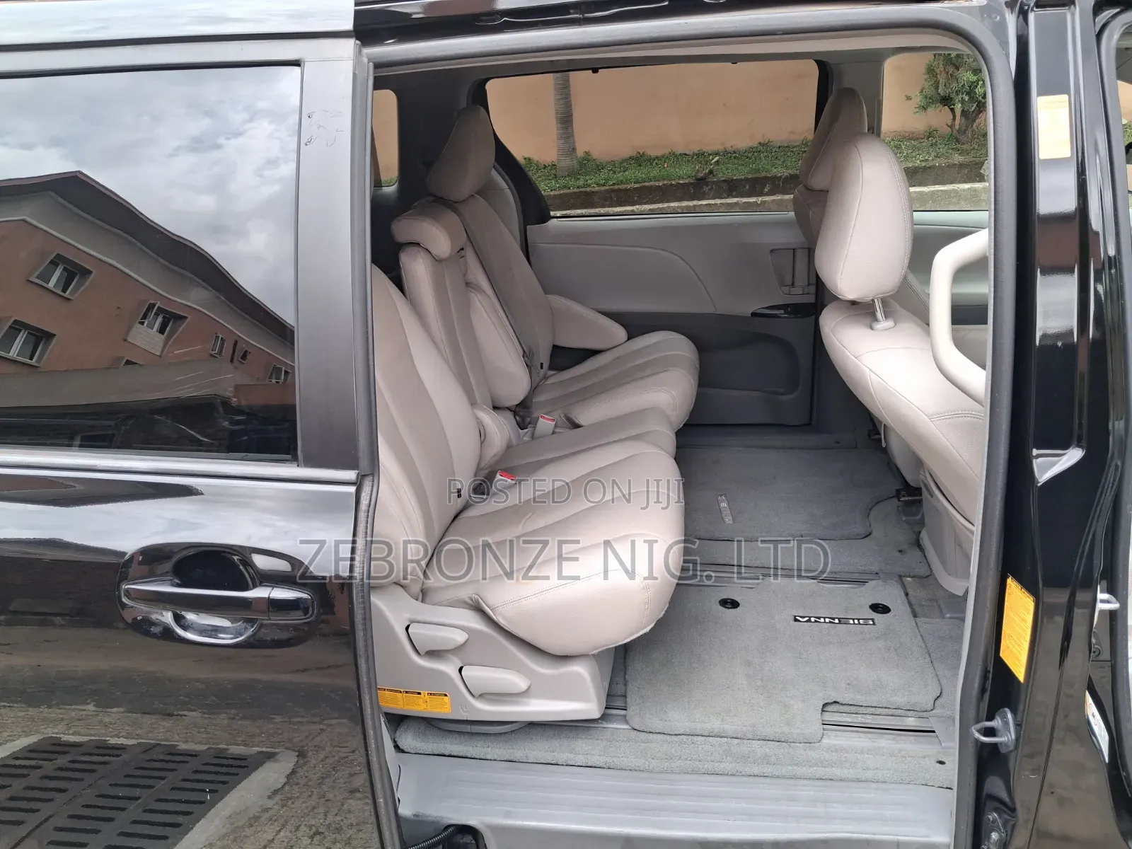 Toyota Sienna 2015 Black