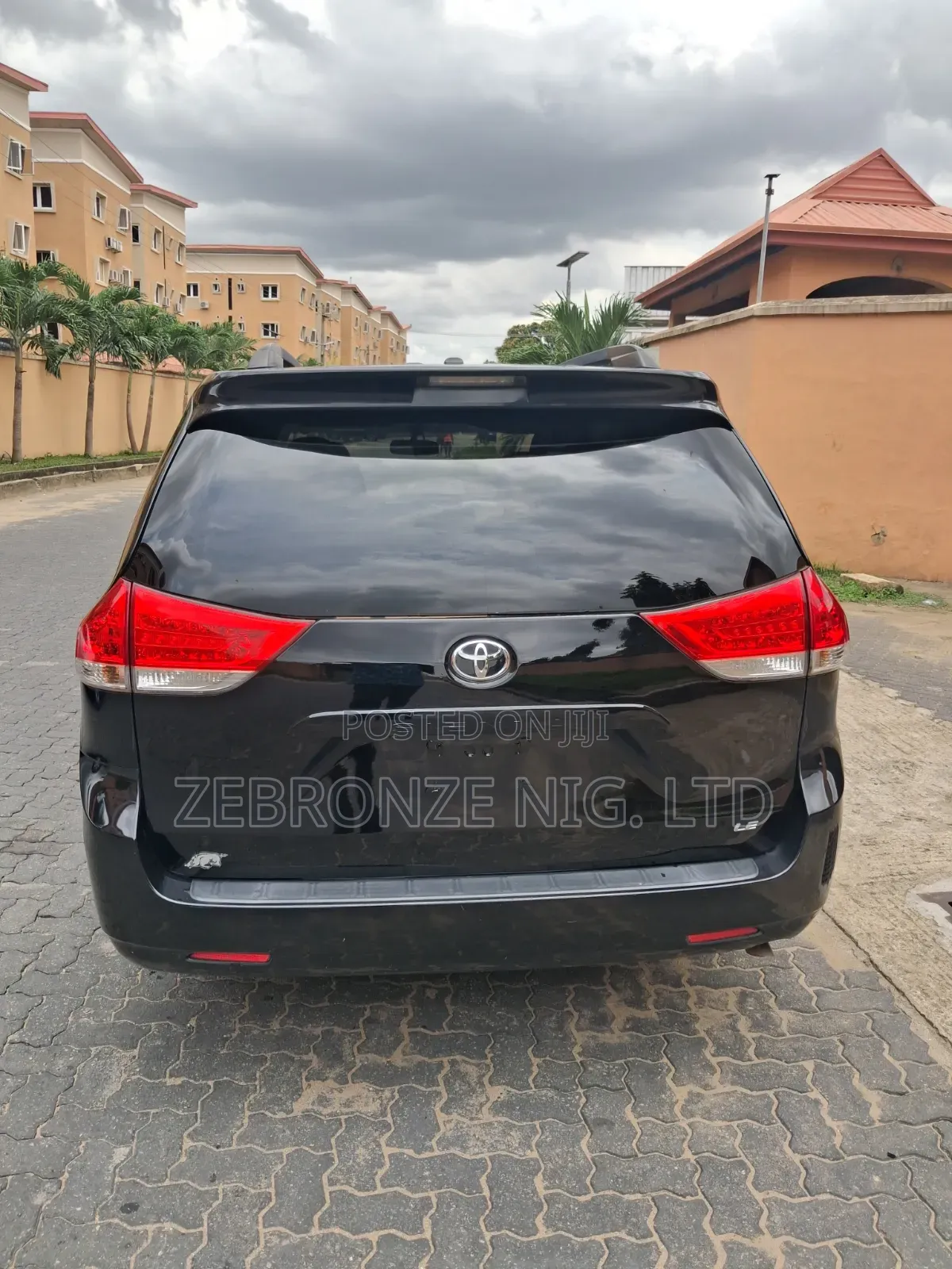 Toyota Sienna 2015 Black