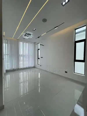 5bdrm Duplex in Ikota for sale