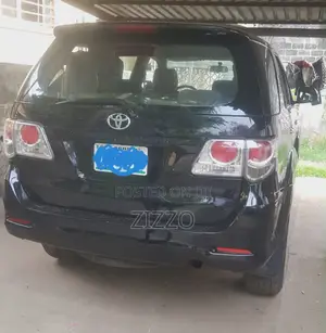Toyota Fortuner 2012 Black