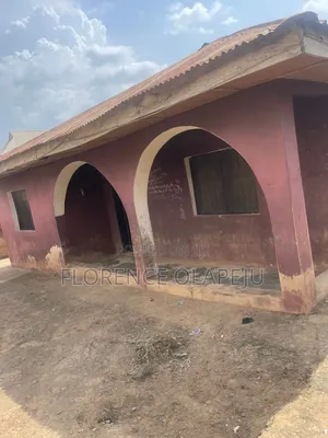 10bdrm Block of Flats in Adeoje, Oluyole Estate for sale