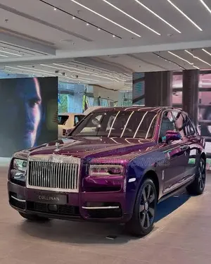 Rent Rolls Royce Cullinan - 2023