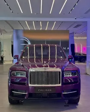 Rent Rolls Royce Cullinan - 2023