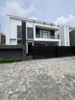 5bdrm Duplex in Vgc for sale