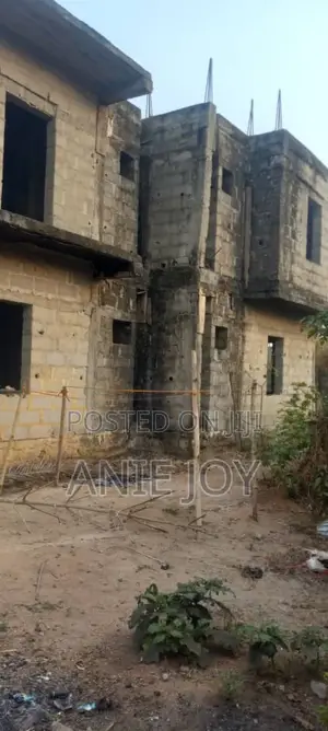 3bdrm Block of Flats in Aba-Owerri, Imo State for sale