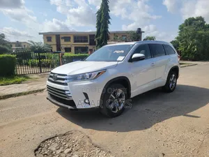 Toyota Highlander Limited 2019 White