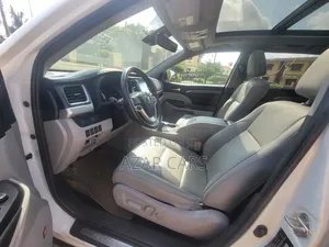 Toyota Highlander Limited 2019 White