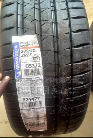 285/40r23 Michelin Tire