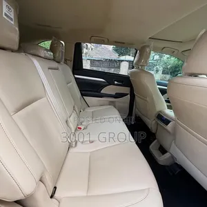 Toyota Highlander XLE 2019 Burgundy