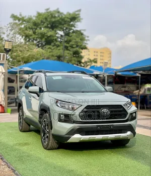 Toyota RAV4 Adventure 2019 Green