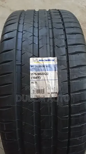 275/40r22 Michelin Tire