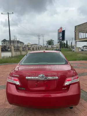 Toyota Camry XLE 4dr Sedan (2.5L 4cyl 6AM) 2010 Red