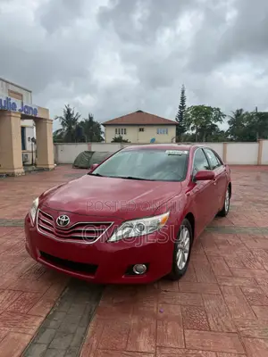 Toyota Camry XLE 4dr Sedan (2.5L 4cyl 6AM) 2010 Red