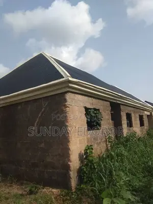 3bdrm Bungalow in Benin City for sale
