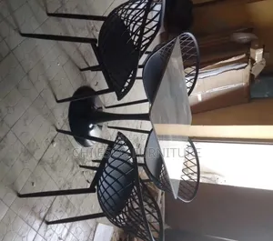 Quality Marble Restaurant Bar Table With 4 Plastic Chairs