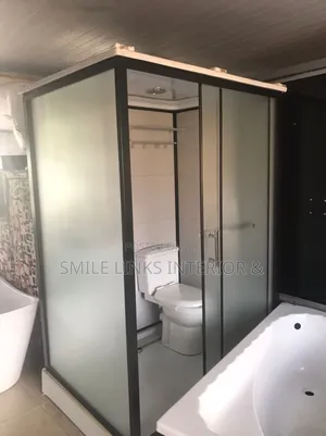 Inbuilt Toilet and Bathroom Shower Room