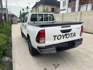 New Toyota Hilux 2025 White