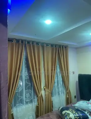 Curtain Curtain