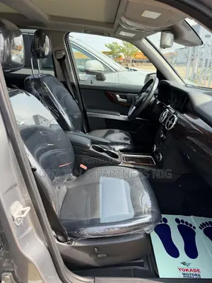 Mercedes-Benz GLK-Class Base GLK 350 4dr AWD 4MATIC (3.5L 6cyl 7A) 2015