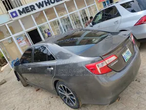 Toyota Camry SE V6 4dr Sedan (3.5L 6cyl 6A) 2012 Gray