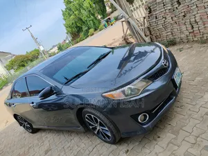 Toyota Camry SE V6 4dr Sedan (3.5L 6cyl 6A) 2012 Gray