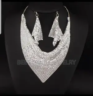 Baddie Neckpiece
