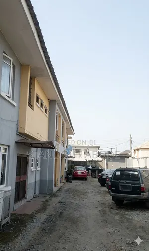 3bdrm Block of Flats in Good Location, Onike for sale