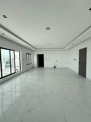 8bdrm House in Ikate for sale