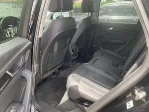 Audi Q5 2.0T Premium AWD quattro 2019 Black