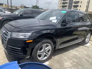 Audi Q5 2.0T Premium AWD quattro 2019 Black