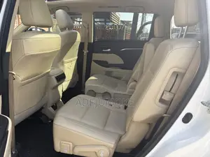Toyota Highlander Limited 4dr SUV AWD (3.5L 6cyl 6A) 2015 White