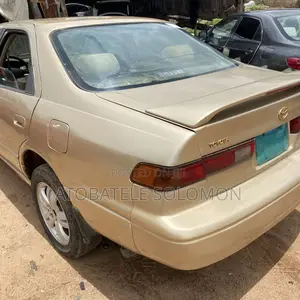 Toyota Camry Automatic 1999 Gold