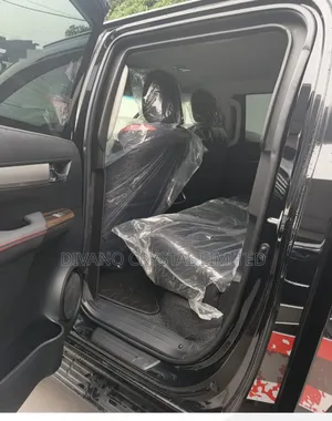 New Toyota Hilux 2025 Black