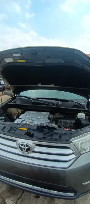 Toyota Highlander Limited 2012 Gray