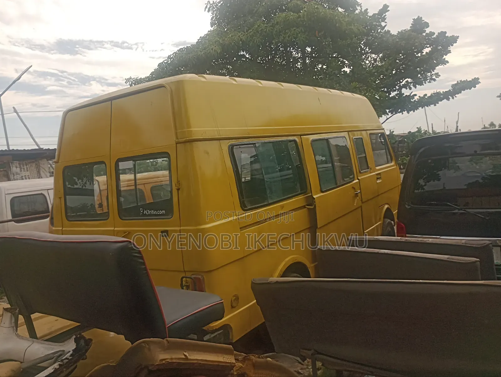 Volkswagen LT 2000 Yellow