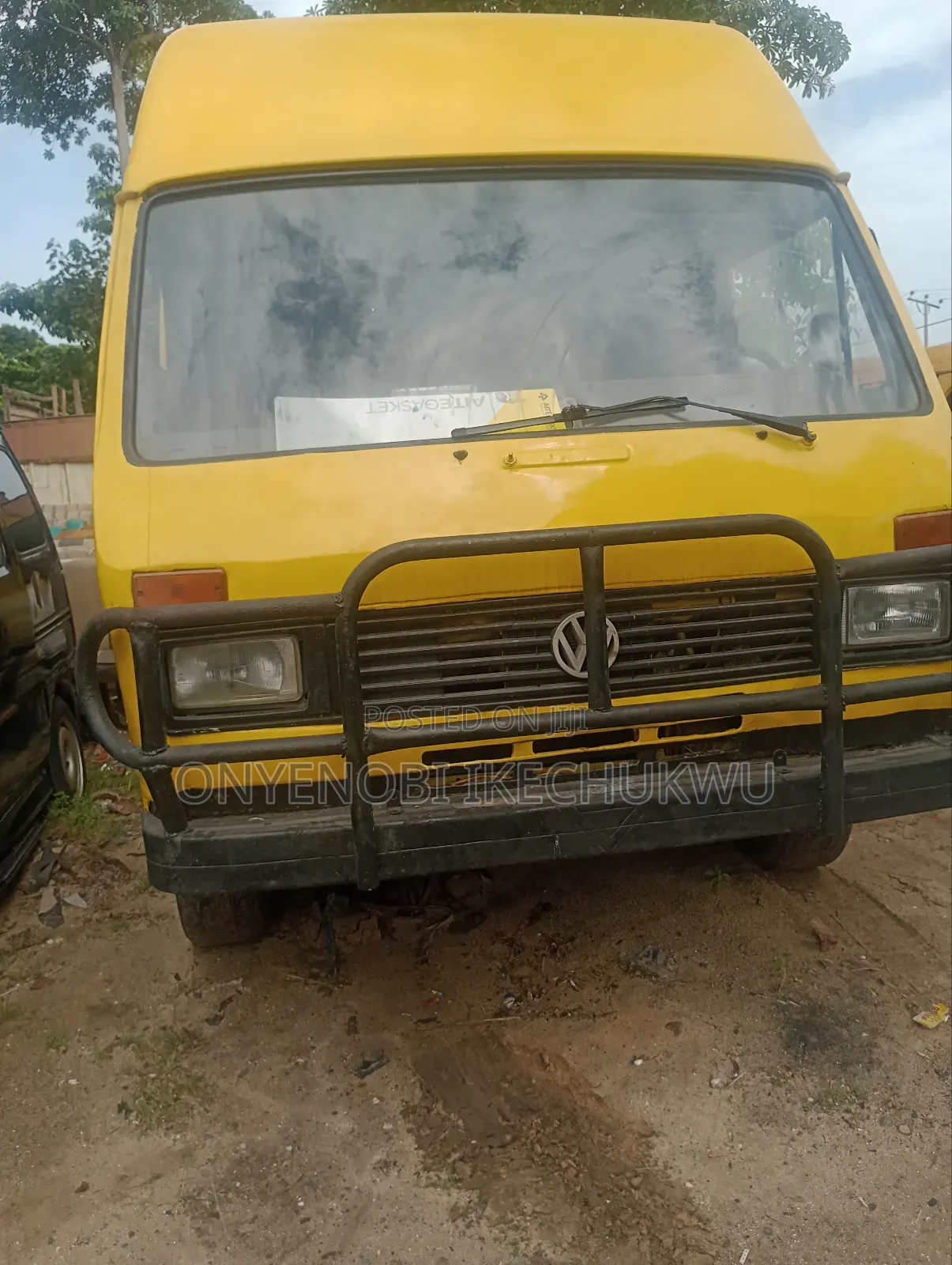 Volkswagen LT 2000 Yellow